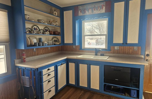 Beaver Dam House | Updated 2BR Work or Fun Ready North Hwy 33