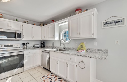 Fort Morgan House | Updated 3 Bedroom, 2 Bath home with easy beach access and great Gulf Views