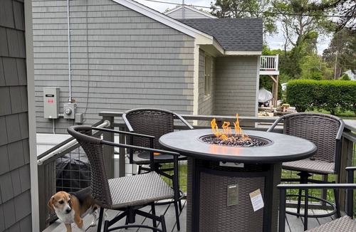 Kenyon House | Updated 3BR, 2 BA Cottage with 2 beach parking passes