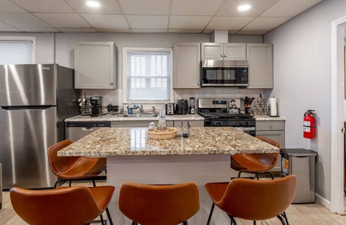 Constable Hook Apartment | Updated 3BR (9 Beds) | Walk to NYC Transit