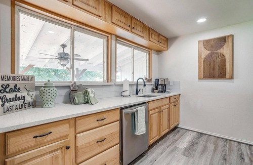 Granbury House | Updated 4BR Lakefront w/Hot Tub, Dock & Fire Pit
