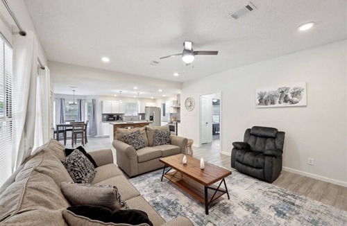 Lakeview  Jefferson County House | Updated 5 bedroom home w/pool