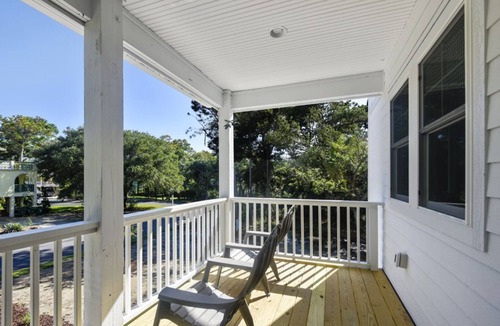 Monteray Shores House | Updated and Modern Corolla Beach Retreat!
