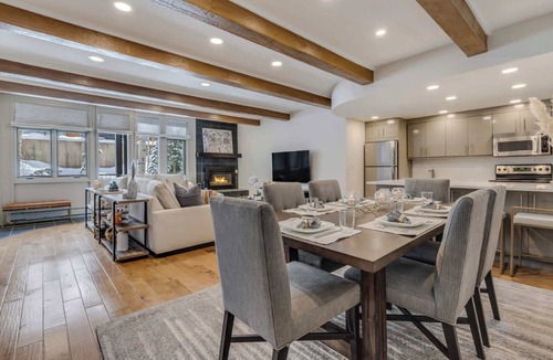 Aspen Apartment | Updated Aspen Core 3 BR, 3 BA with Pool & Hot-tub!