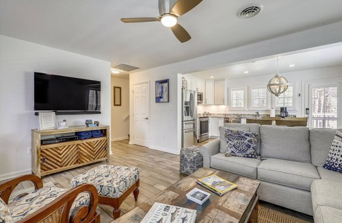 Bethany Beach House | Updated Bahamas Beach Cottage home, close to Bethany Beach