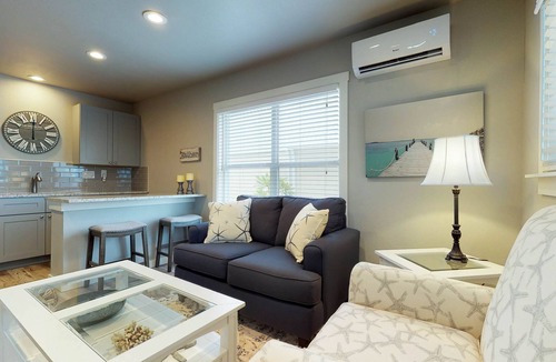 Anna Maria Condo | Updated bayside condo with heated pool - across the street from the beach
