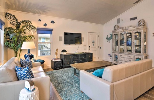 Bermuda Beach House | Updated Beach House w/ Private Beach + Hot Tub!