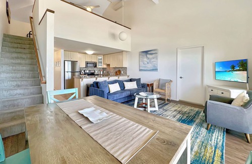 Kapaa Apartment | Updated Beachfront Condo! Walk to Old Town Kapa'a