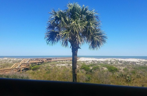 St. Augustine Beach House | UPDATED BEACHFRONT & DOG FRIENDLY-BREED RESTRICTIONS