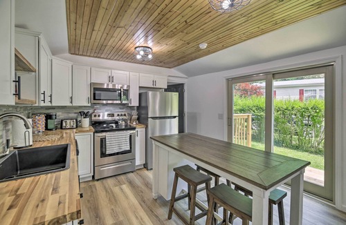 Bristol Cabin | Updated Bristol Retreat ~ 2 Miles to Downtown!