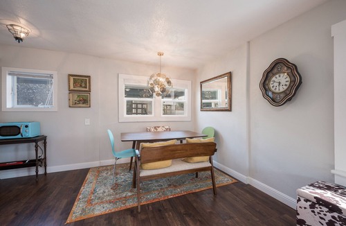 Paso Robles House | Updated Bungalow 2bd/2ba Office Ensuite Util Incl! Walk downtown! 30+ day stays