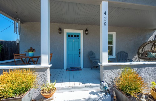 Paso Robles House | Updated Bungalow 2bd/2ba Office Ensuite Util Incl! Walk downtown! 30+ day stays