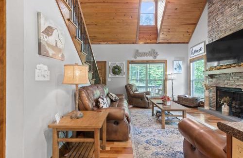 Chickamauga Lake House | Updated Cabin - Hiwassee Highlife