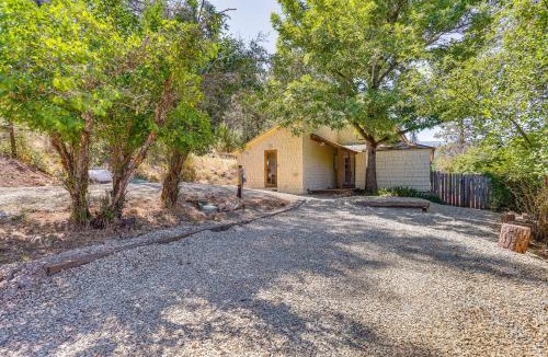 Lewiston House | Updated Cabin in Lewiston Historical District!