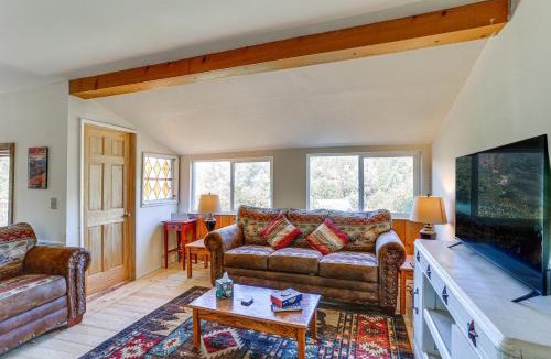 Lewiston House | Updated Cabin in Lewiston Historical District!