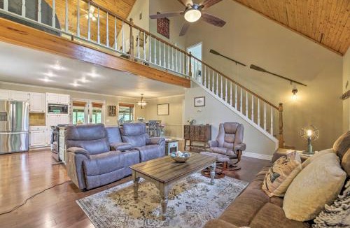 Calico Rock House | Updated Cabin on White River by Boat Landing!