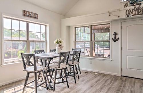 Lampe House | Updated Cabin w/Direct Lake Access & Pool!