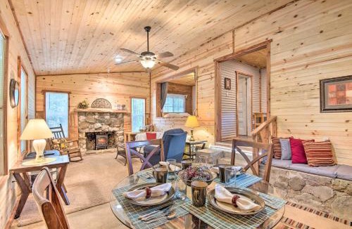 Hatton House | Updated Cabin w/Porch, Mins to Cossatot River