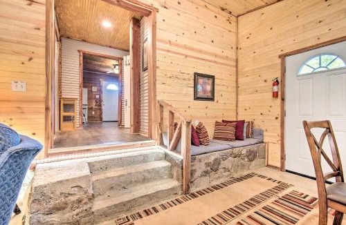 Hatton House | Updated Cabin w/Porch, Mins to Cossatot River