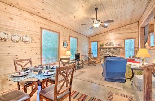 Hatton House | Updated Cabin w/Porch, Mins to Cossatot River
