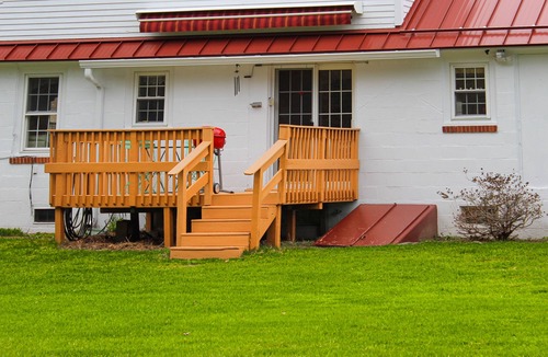 Gilford House | Updated Cape home with WiFi, W/D, full kitchen & clawfoot tub