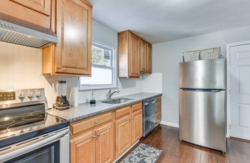 Enderly Park House | Updated Charlotte Home w/Yard ~ 3 Mi to Uptown!