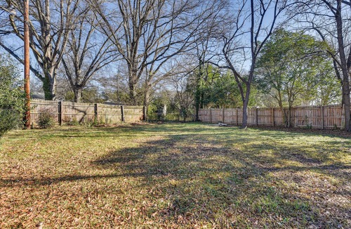 Enderly Park House | Updated Charlotte Home w/Yard ~ 3 Mi to Uptown!