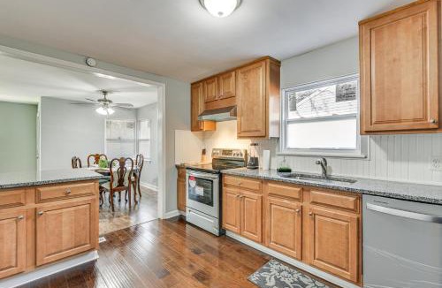 Enderly Park House | Updated Charlotte Home w/Yard ~ 3 Mi to Uptown!