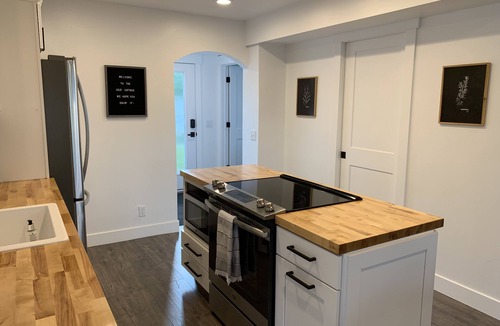 Kalispell House | Updated charming home - perfectly located between Downtown & Kidsport Complex
