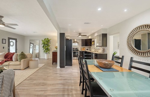 Southgate House | "Updated & Charming Pool Home 1 Mile from Siesta Key "