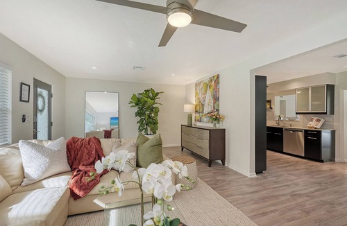 Southgate House | "Updated & Charming Pool Home 1 Mile from Siesta Key "