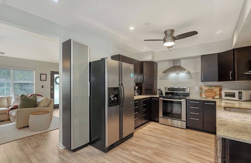 Southgate House | "Updated & Charming Pool Home 1 Mile from Siesta Key "