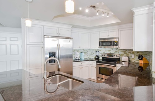 Destin Condo | Updated chic, modern beachfront condo w/private balcony!