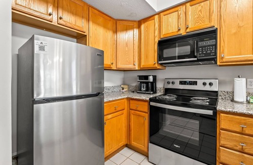 Red Hill Condo | Updated Condo in Legends Resort