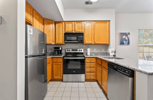 Red Hill Condo | Updated Condo in Legends Resort