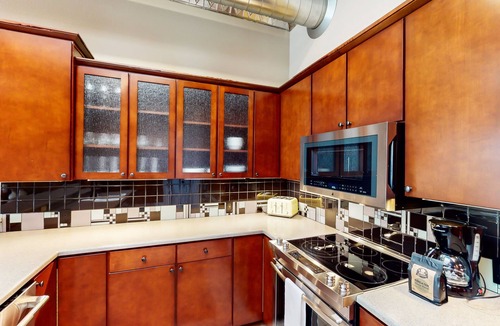 Muncie Condo | Updated condo in the heart of Historic District with patio, streaming, fast WiFi