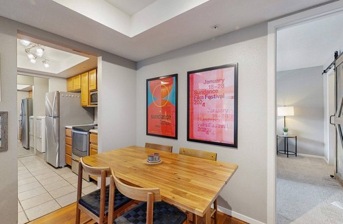Kimball Junction Condo | Updated Condo minutes from slopes w/pool & hot tub - dog friendly