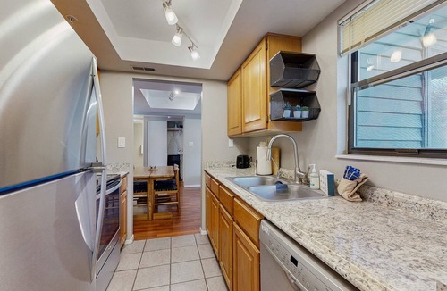 Kimball Junction Condo | Updated Condo minutes from slopes w/pool & hot tub - dog friendly