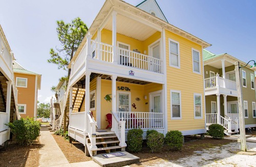 Ono Island Condo | Updated Condo Near Beach with Oasis Pool & Tiki Bar!