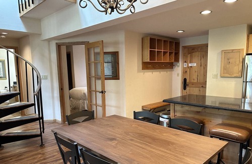 Steamboat Springs Condo | Updated Condo-Access to Multiple Heated Pools-HotTubs-Gym-Garage-Walk to Mtn/Steps to Free Town Bus