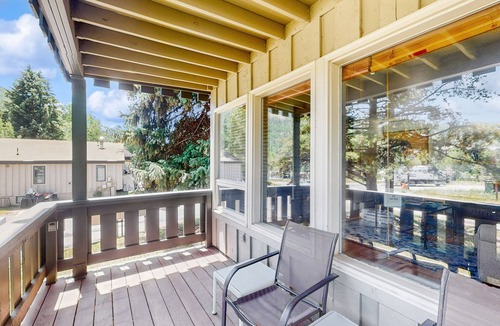Vail Condo | Updated Condo with Walkable Locale, Free WiFi & Private Washer/Dryer