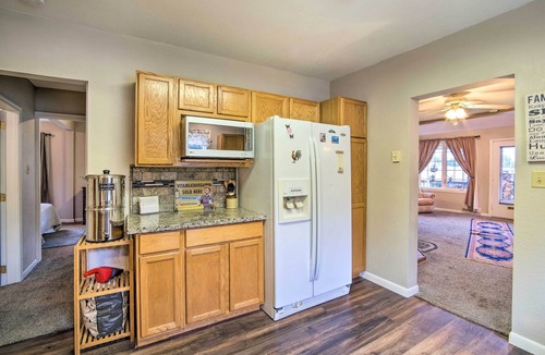 Coos Bay House | Updated Coos Bay Home ~ 2 Mi to Pacific Ocean