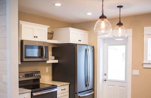 Destin House | Updated Cottage in Renovated Private Community.