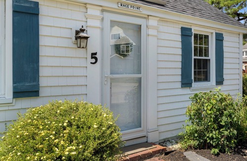 Scarborough Cottage | Updated Cottage - Steps to Pine Point Beach!