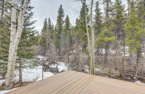 Idaho Springs Cabin | Updated Cozy Cabin on the River/Hot Tub/Beach
