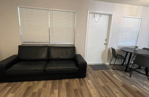 Sailboat Bend Apartment | Updated downtown FTL apartment
