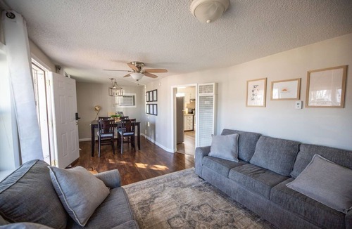Caney House | Updated Downtown Bungalow