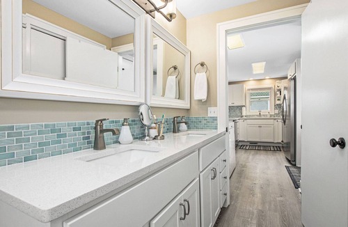 Grand Haven House | Updated Downtown Retreat, Main Unit