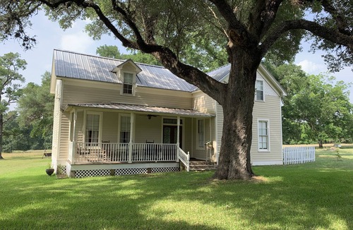 Round Top House | Updated Famhouse - Perfect Location