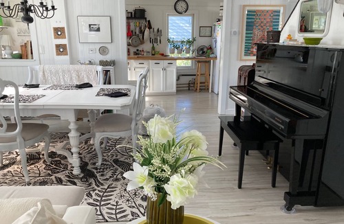 Buzzards Bay Cottage | Updated Gingerbread cottage 100 steps-3 houses-from beach